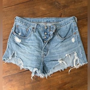 Levi’s 501 Shorts - Light Denim - Size 31